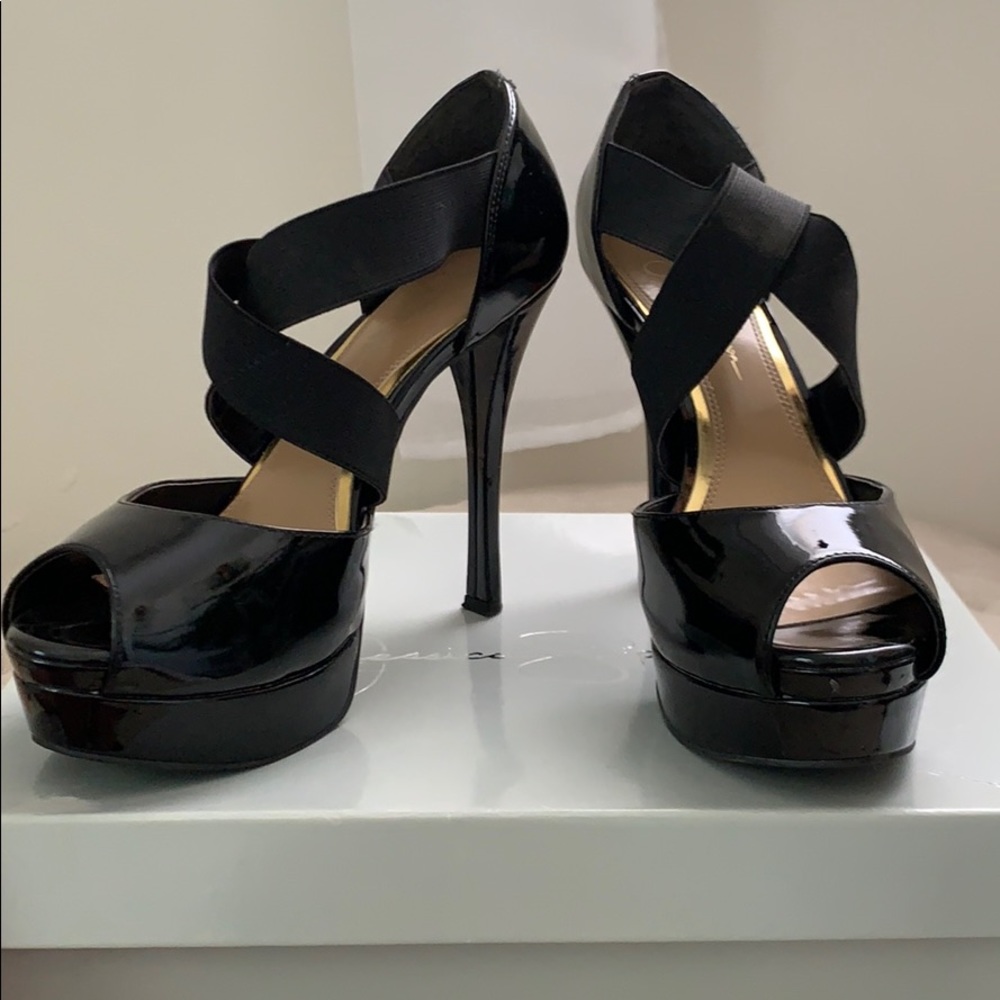 Black Jessica Simpson Rach pumps